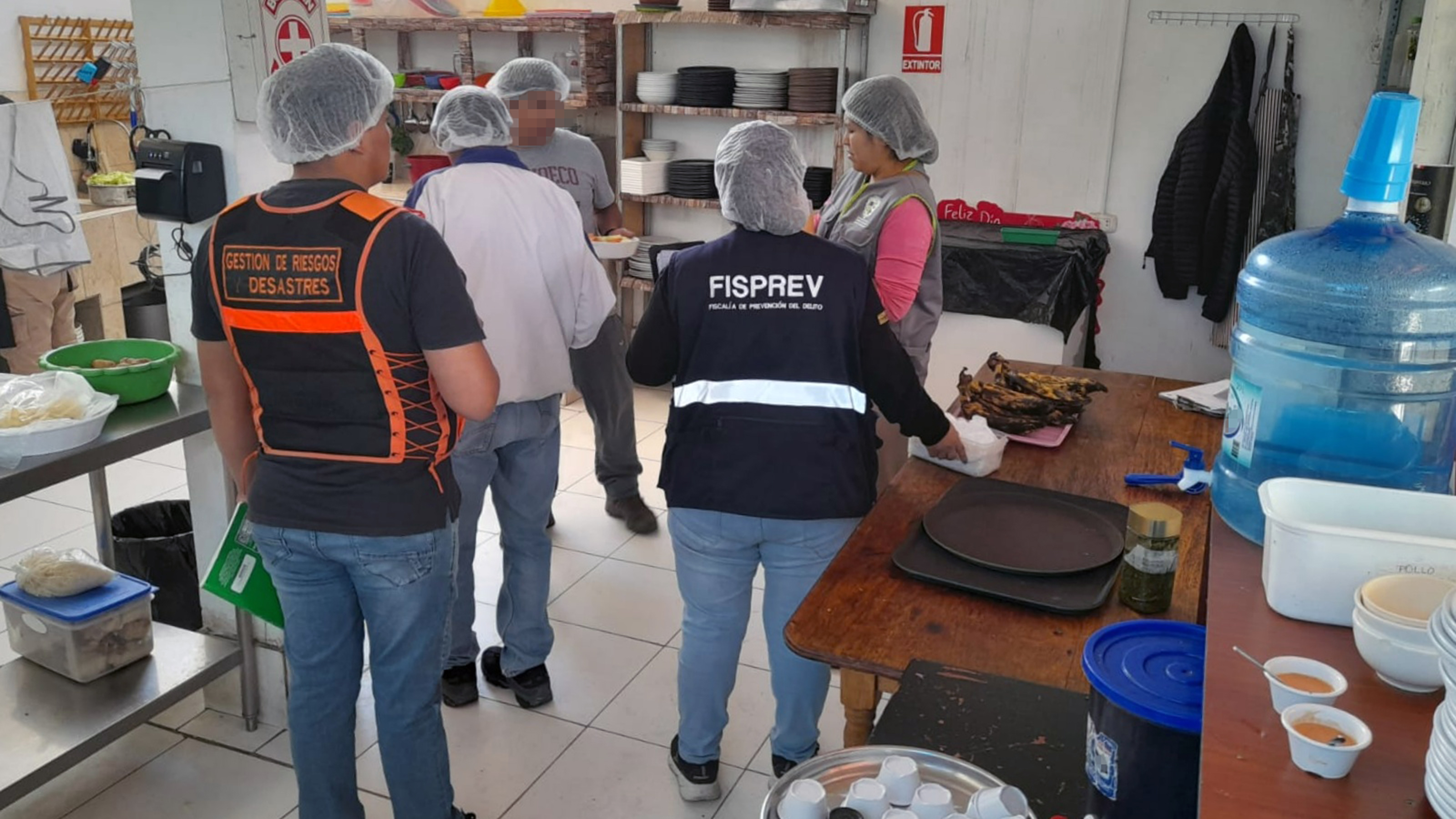 Fiscalía de Prevención del Delito despliega acciones en locales comerciales durante el Carnaval de Ayacucho.
