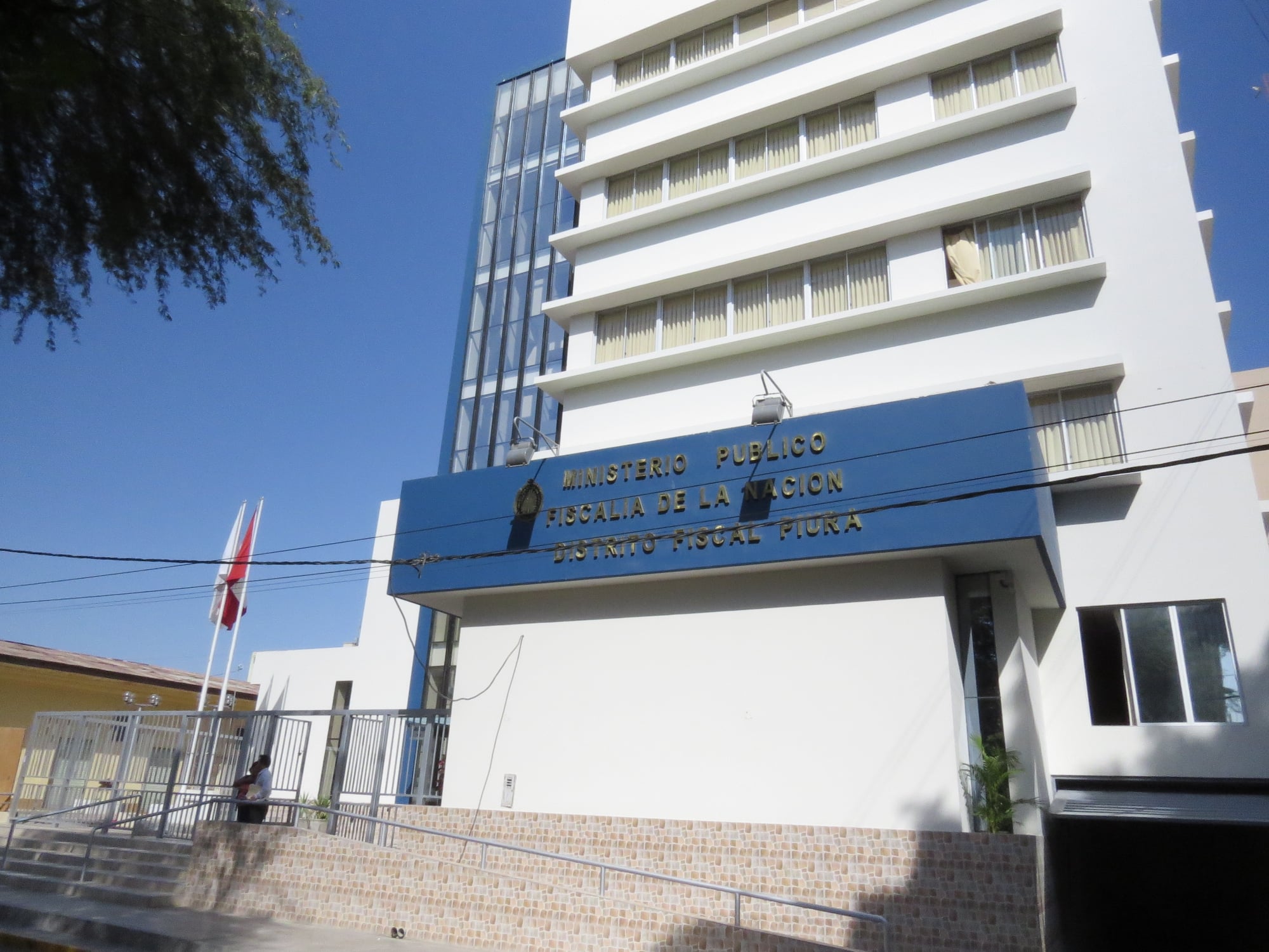 Fiscalía Penal de Piura obtiene seis meses de prisión preventiva para dos sujetos por robo agravado.