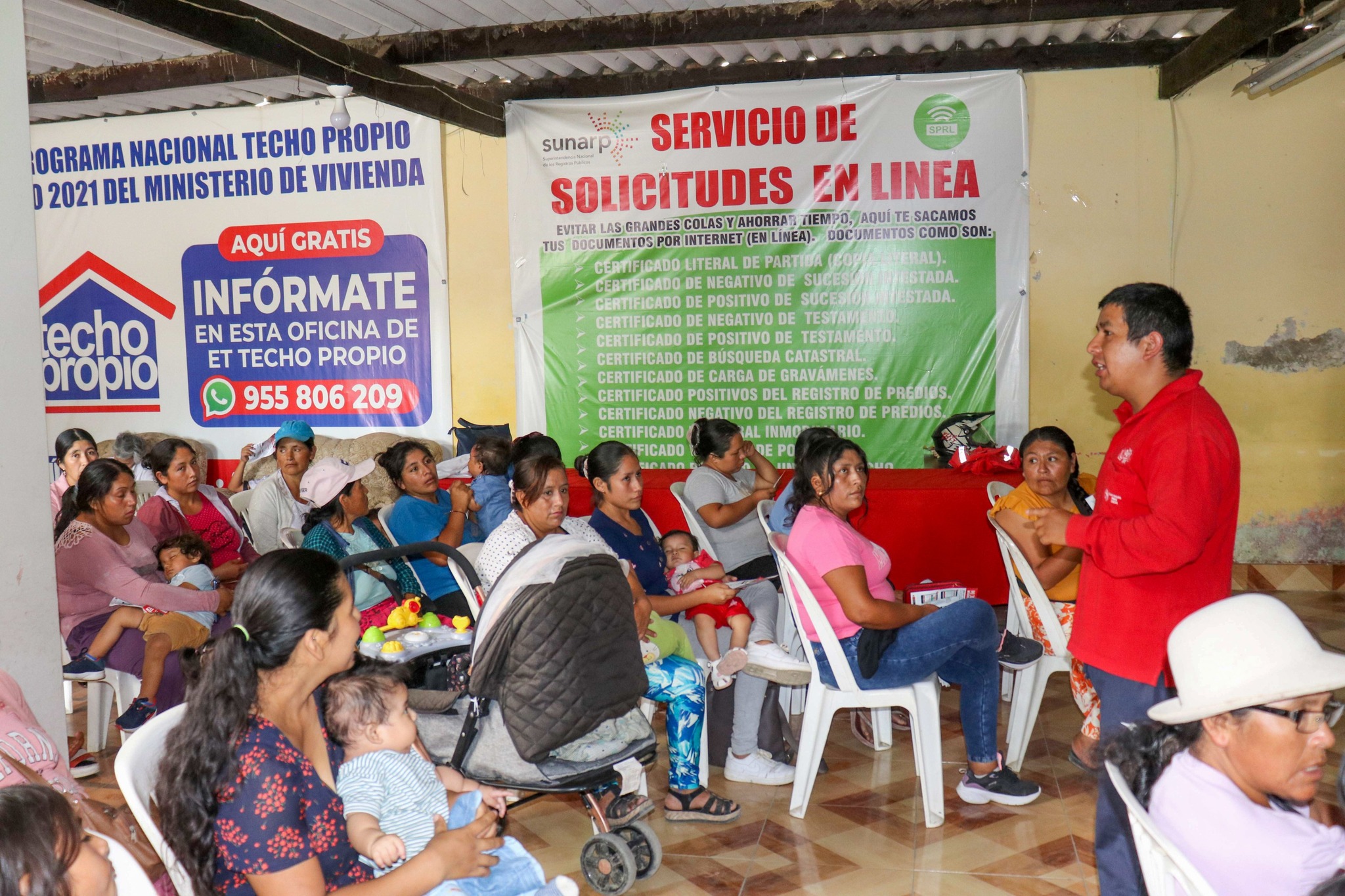 Brindan charla informativa a madres del programa social Juntos