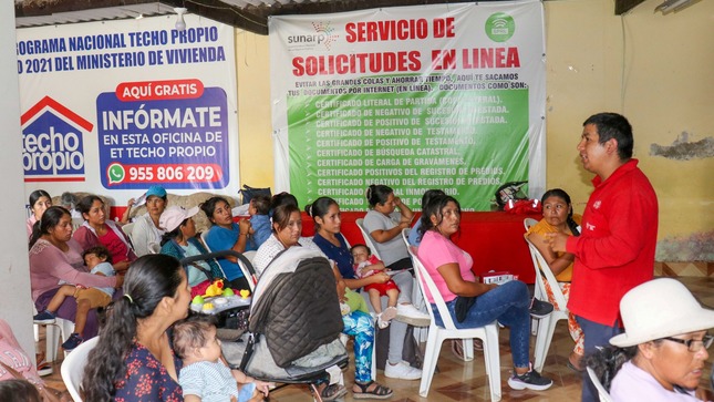 Brindan charla informativa a madres del programa social Juntos 