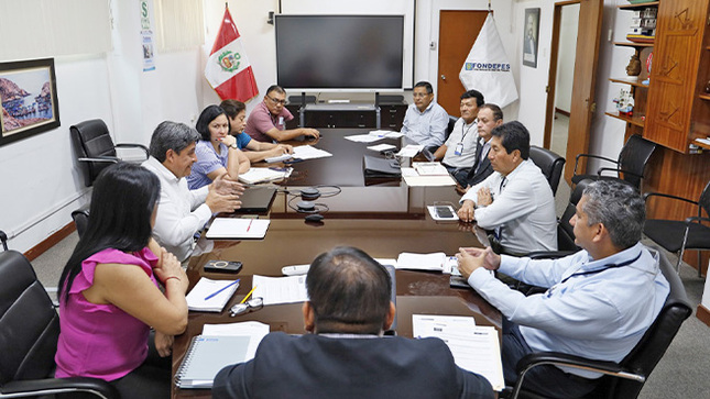 Alcalde se reúne con FONDEPES para conocer el estado situacional del DPA Puerto Huarmey