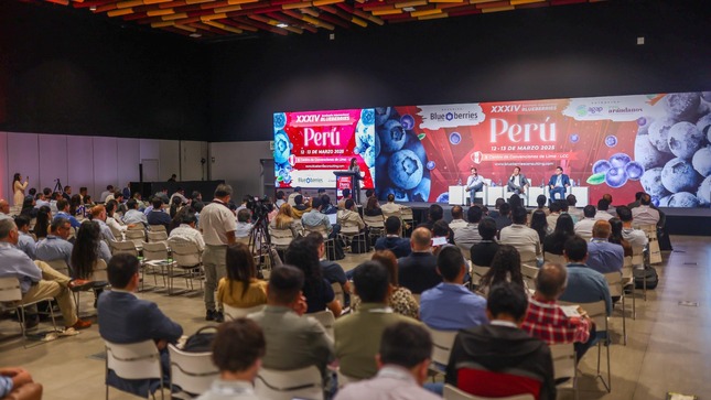 También destacó que, a través de proyectos de riego, titulación y la apertura de nuevos mercados se seguirá consolidando el crecimiento agroexportador del país.