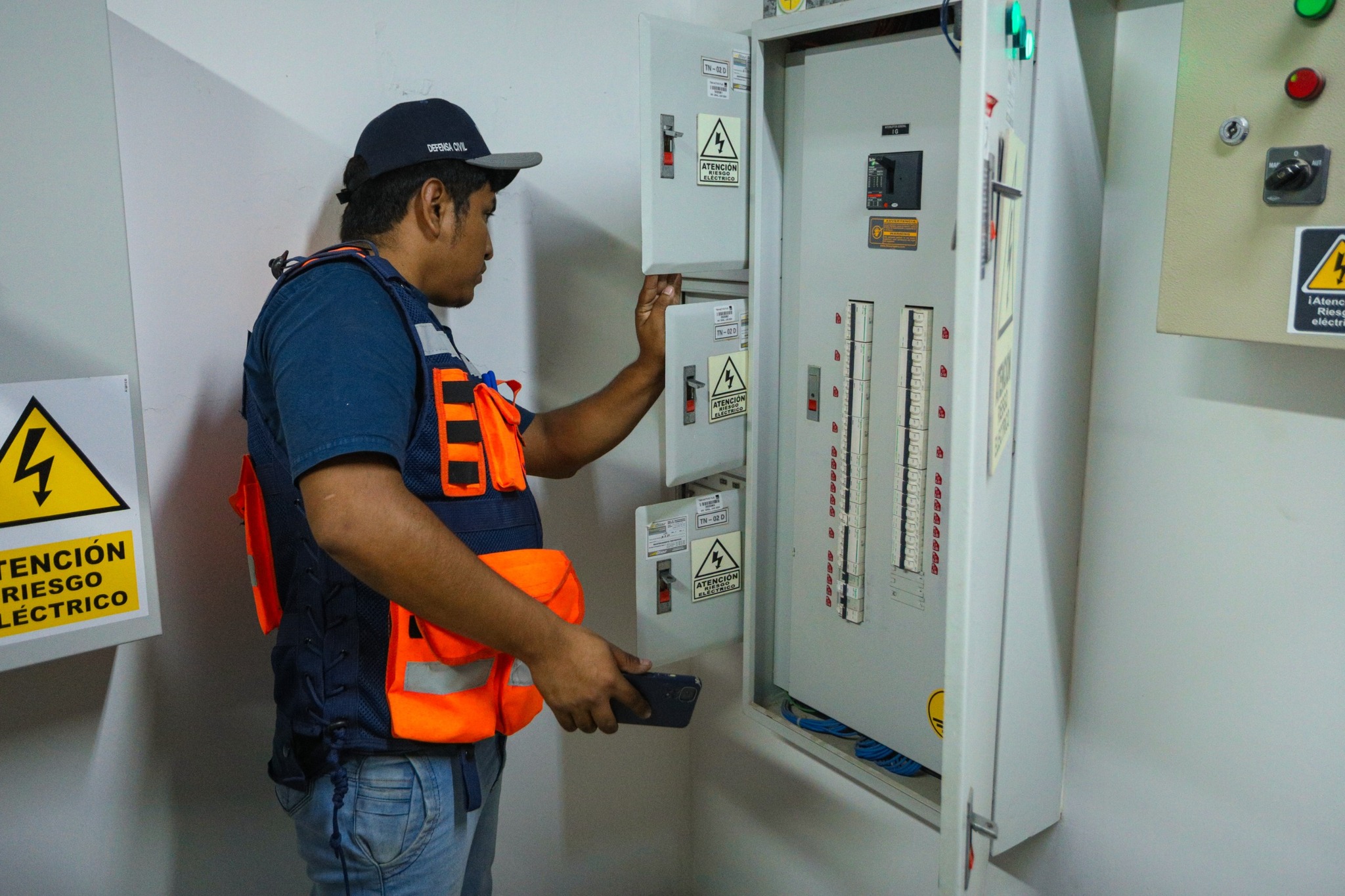 🚨✅ Inspeccionamos locales comerciales, clausurando Casa Linda y verificando SODIMAC para mayor seguridad en Ventanilla. 🏢🔍