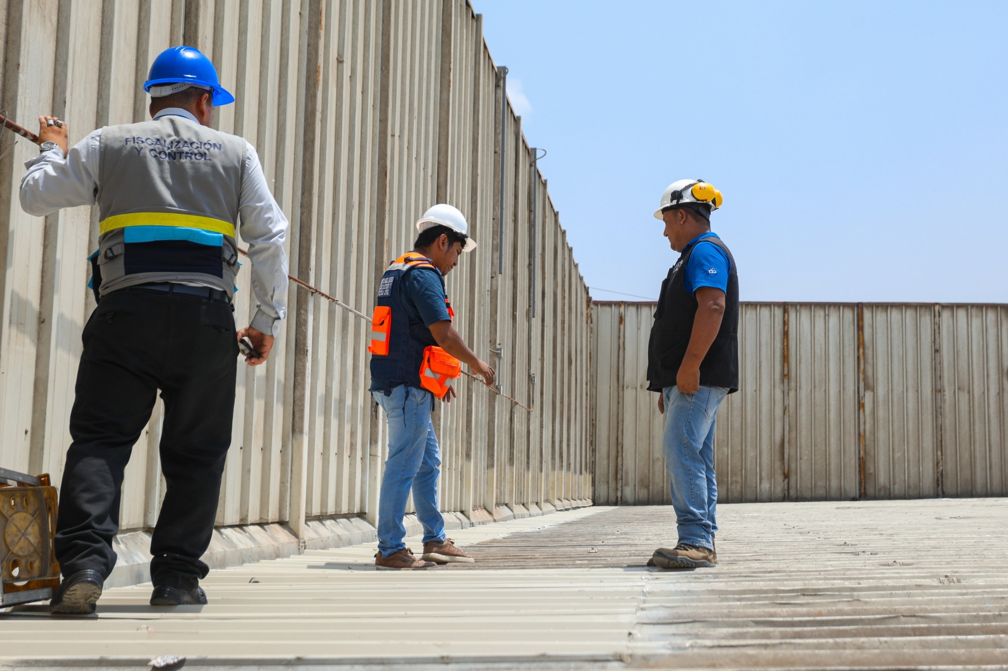 🚨✅ Inspeccionamos locales comerciales, clausurando Casa Linda y verificando SODIMAC para mayor seguridad en Ventanilla. 🏢🔍