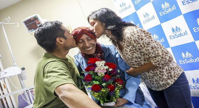 Cirugía de alta complejidad en el esófago salva la vida de dos pacientes en el Hospital Rebagliati