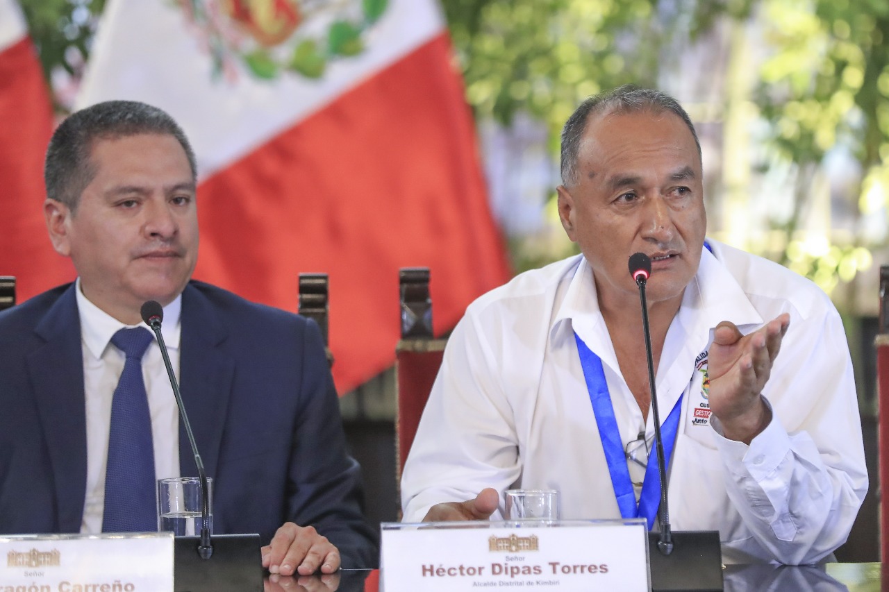 Alcalde de la Municipalidad Distrital de Kimbiri y Presidente de la Mancomunidad Municipal AMUVRAE, Dr. Héctor Dipas Torres