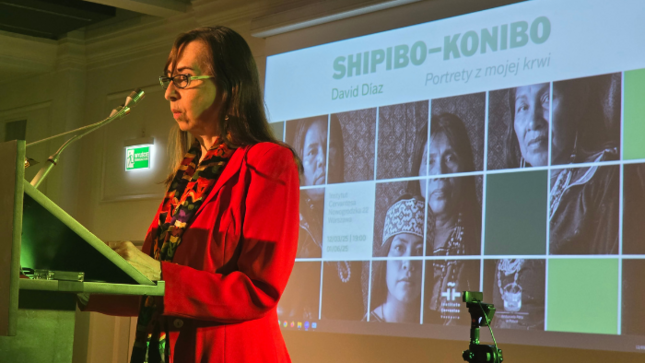 Embajada del Perú en Polonia inaugura muestra fotográfica “Shipibo-Konibo: Retratos de mi Sangre” 