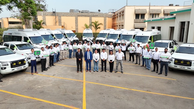 Gobierno fortalece servicios de investigación y transferencia de tecnología agraria con entrega de moderna flota vehicular