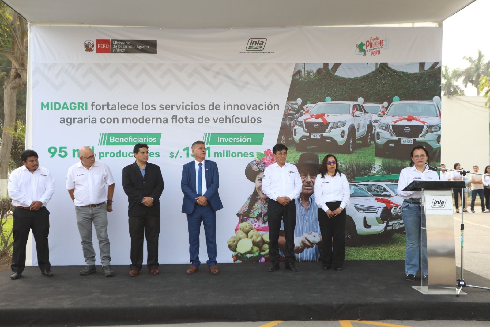 Gobierno fortalece servicios de investigación y transferencia de tecnología agraria con entrega de moderna flota vehicular