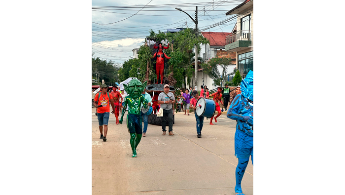 Concurso de Trim贸viles Mitol贸gicos y Pasacalle de los barrios pasantes.