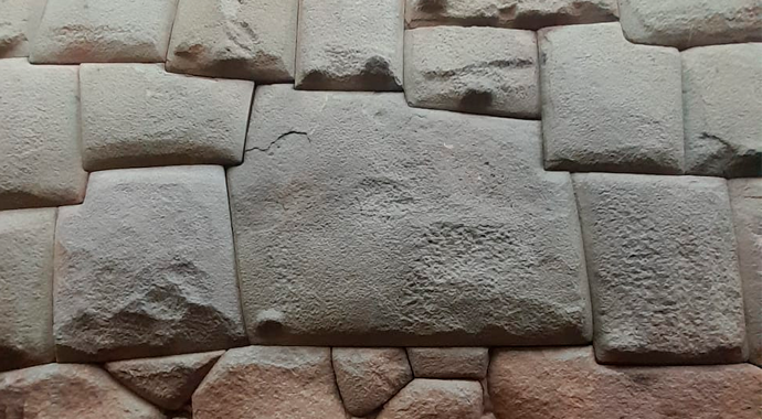 Piedra 12 ángulos