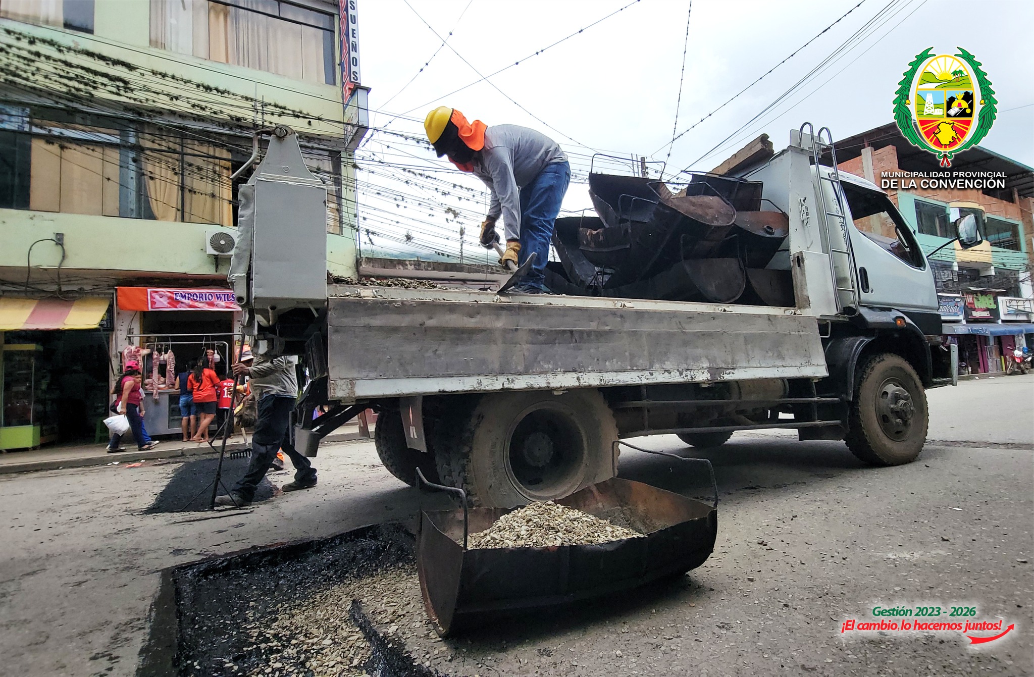 Se inicio los trabajos de mantenimiento de pistas en las principales calles de la ciudad de Quillabamba