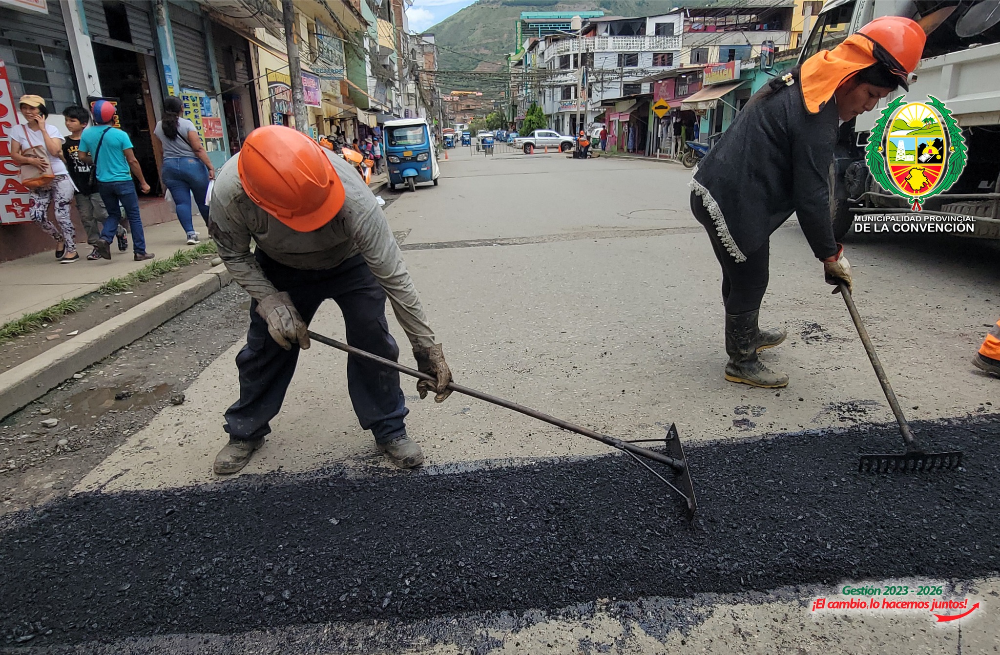 Se inicio los trabajos de mantenimiento de pistas en las principales calles de la ciudad de Quillabamba