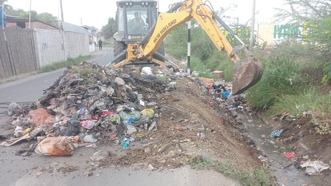 Reforzamos limpieza en la carretera sector Tres Marías – Cola del Alacrán