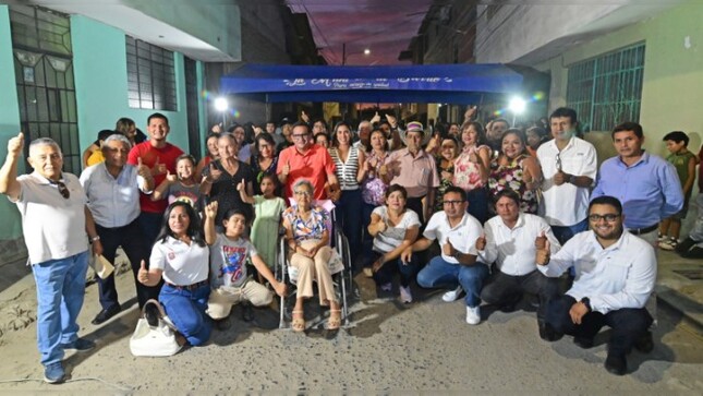 Primera piedra en calle J. C. Mariategui 