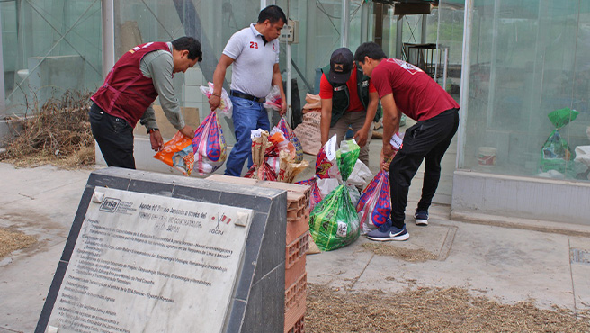 Municipalidad realiza entrega de muestra de suelos de cultivos del valle culebras y Huarmey al INIA