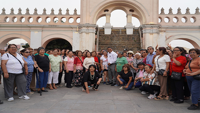 ¡ I Bailetón 2025 para Nuestros Adultos Mayores en el Paseo de Aguas !