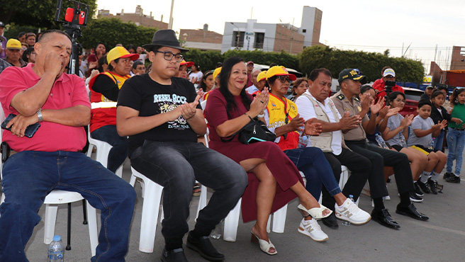 Municipalidad provincial continúa apoyando la lectura y cultura Huarmeyana