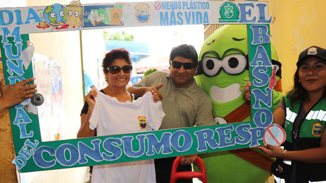 Municipalidad realizó campaña de sensibilización por el día del consumo responsable en Huarmey