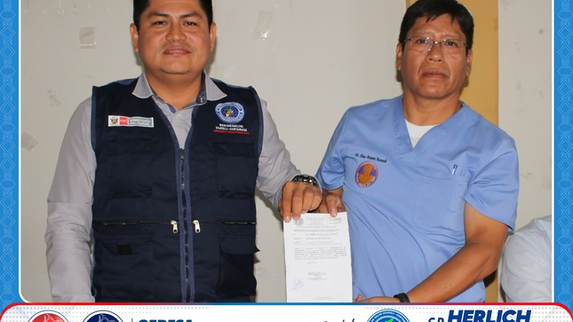 el ejecutivo de la salud provincial, C.D. Herlich Altamirano Velásquez, felicitó al Nuevo Director Ejecutivo por su designación y augurando éxitos en su gestión