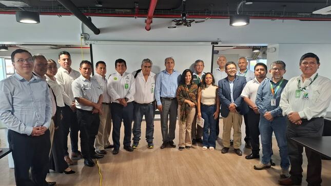 Fotografía protocolar de la reunión.