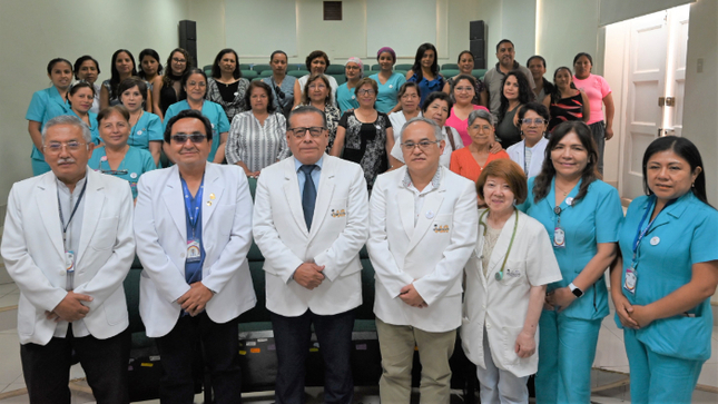 Director general alienta a equipo multidisciplinario de Neonatología a continuar trabajando con esfuerzo y sacrificio por los pacientes