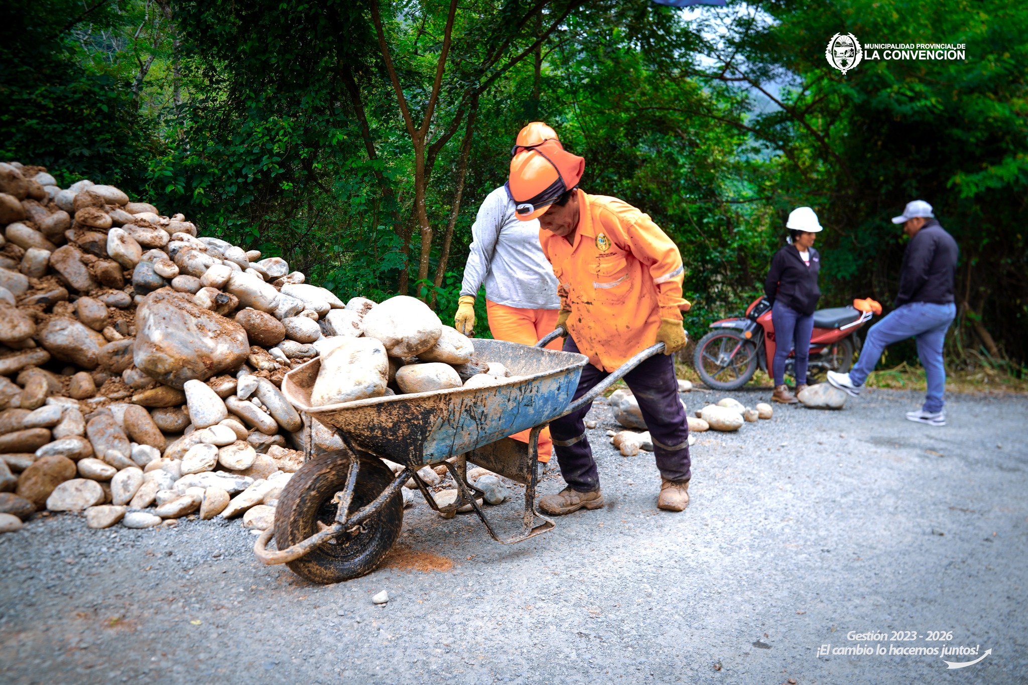 Mantenimiento del camino vecinal en el sector de Margaritayoc