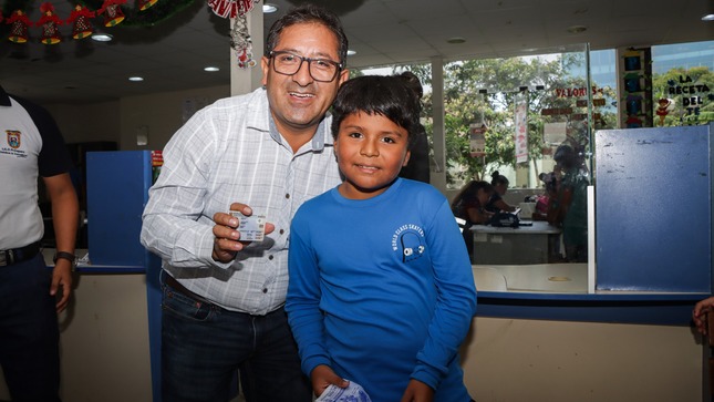 Más de 200 beneficiarios en la exitosa campaña de DNI gratuito gestionada por el alcalde Elber Requejo