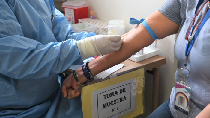 Más de 300 atenciones durante primer día de la XII campaña de salud por el 95° aniversario de Bioquímica