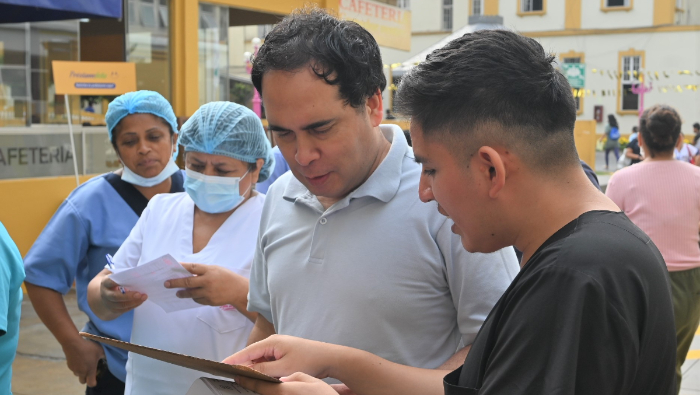 Más de 300 atenciones durante primer día de la XII campaña de salud por el 95° aniversario de Bioquímica
