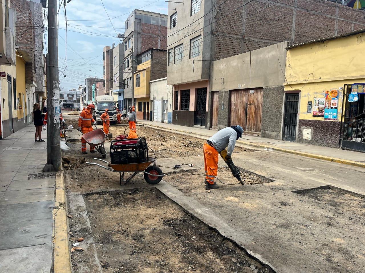 Trabajos se reanudan.