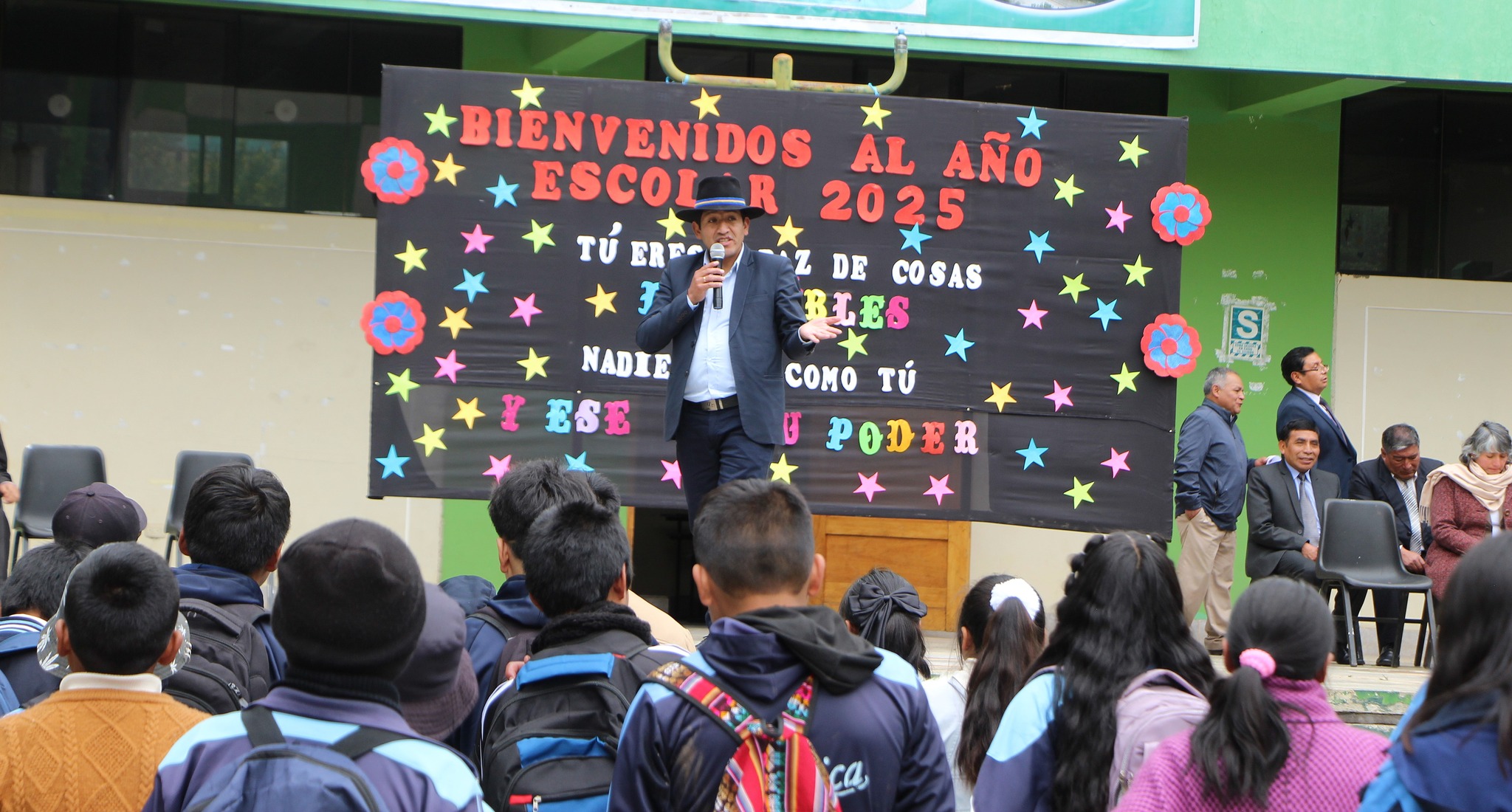 Nota de prensa sobre la participación del alcalde de Ascensión, Oscar Ramirez, en el inicio del año escolar 2025 en el Colegio América.