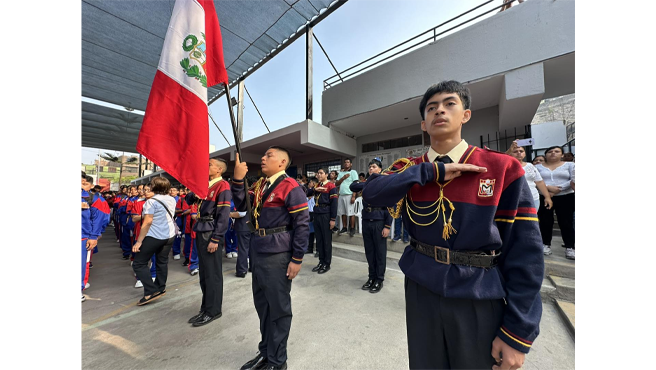 El regidor Nelson Godoy Flores estuvo presente en la I.E. José Carlos Mariátegui, en representación del alcalde Richard Soria, quien dirigió unas palabras llenas de aliento y motivación a todos los estudiantes que inician este nuevo ciclo escolar.
Asimismo, también estuvo presente la subprefecta Nataly Ato Pulido, quien también compartió su apoyo a nuestros jóvenes estudiantes.