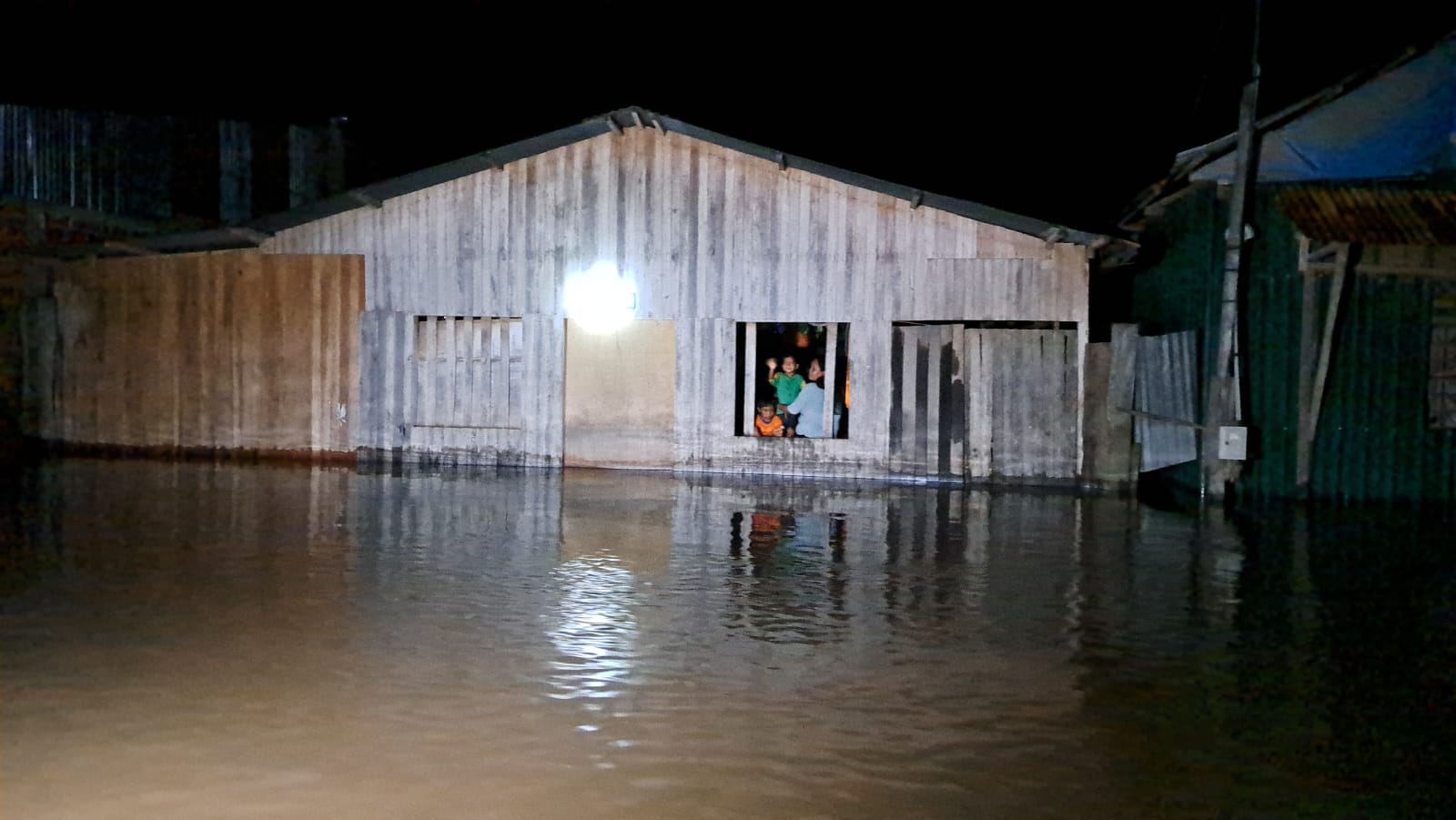 Familia empadronada para recibir ayuda humanitaria
