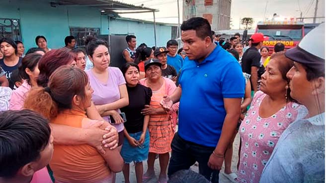 Alcalde acude a zona afectada por incendio