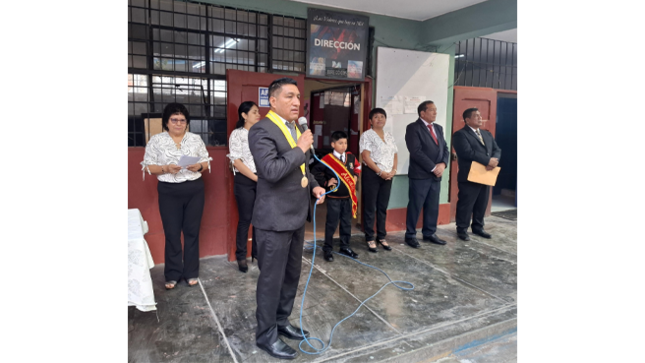 El evento contó con la presencia de directivos, docentes, padres de familia y estudiantes, quienes inauguraron con entusiasmo este nuevo año académico.
Entre los presentes se encontraban el director de la institución, Dr. Alberto Ángeles, y el regidor Edgar Oroncoy Asto, quienes  expresaron su deseo de que este año sea productivo, lleno de aprendizajes y de crecimiento para los estudiantes.
¡Deseamos que este sea un año de éxitos y gran aprendizaje para nuestros estudiantes!