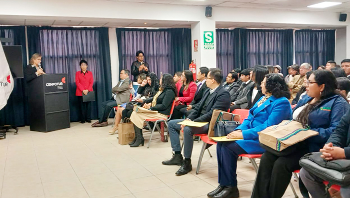 Mincetur reconoce a más de 30 empresas del sector turismo que mejoraron sus servicios en el sur del país el 2024
