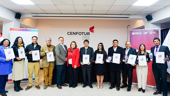 Mincetur reconoce a más de 30 empresas del sector turismo que mejoraron sus servicios en el sur del país el 2024