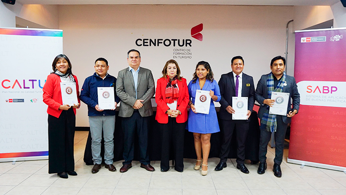 Mincetur reconoce a más de 30 empresas del sector turismo que mejoraron sus servicios en el sur del país el 2024