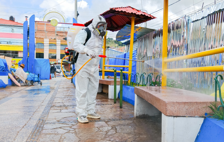Municipalidad de Puno intensifica jornada de fumigación y desinfección para proteger la salud pública