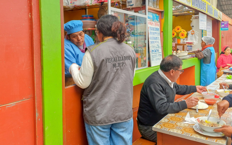 Municipalidad refuerza prácticas de salubridad en el mercado Central