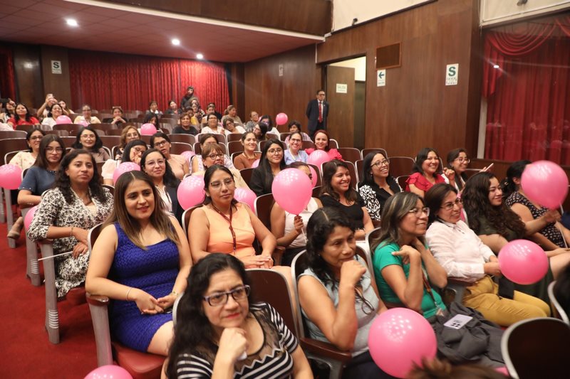 Dra. Miluska Giovanna Cano López saludó y felicitó a las mujeres y juezas por sus valores, profesionalismo, capacidad y por la gran labor