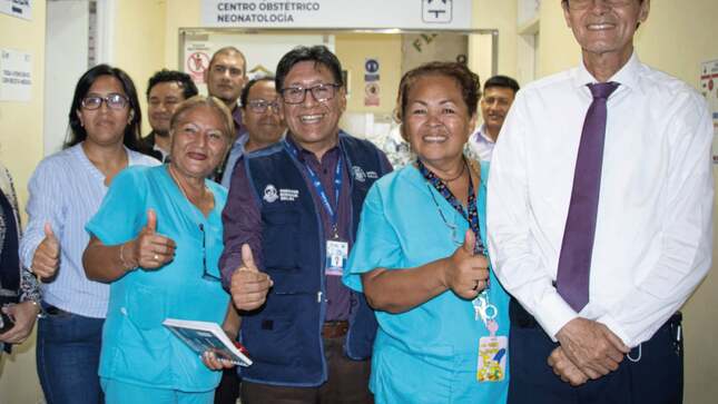 Esta mañana, nuestro hospital recibió la visita del Dr. Roberto Espinoza Atoche, director de la DIRESA Callao. El Dr. Espinoza Atoche se reunió con nuestro director institucional, Dr. Hamilton García, y el Equipo de Gestión para discutir proyectos de mejora que beneficiarán a nuestra institución. 

Durante su visita, el Dr. Espinoza Atoche recorrió nuestras instalaciones y evaluó las necesidades de inversión en equipamiento médico, como camas, camillas y monitores, para las áreas de hospitalización, emergencia y centro quirúrgico. Esta inversión nos permitirá seguir mejorando la atención que brindamos a nuestros usuarios y consolidar nuestro compromiso con la calidad y la excelencia en la atención médica.