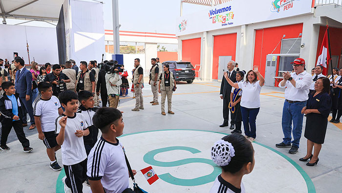 Presidenta Boluarte inauguró el Buen Inicio del Año Escolar 2025 en Escuela Bicentenario de Independencia