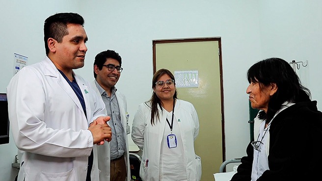 Especialistas del INEN salvan a paciente de cáncer al hígado con innovadora cirugía