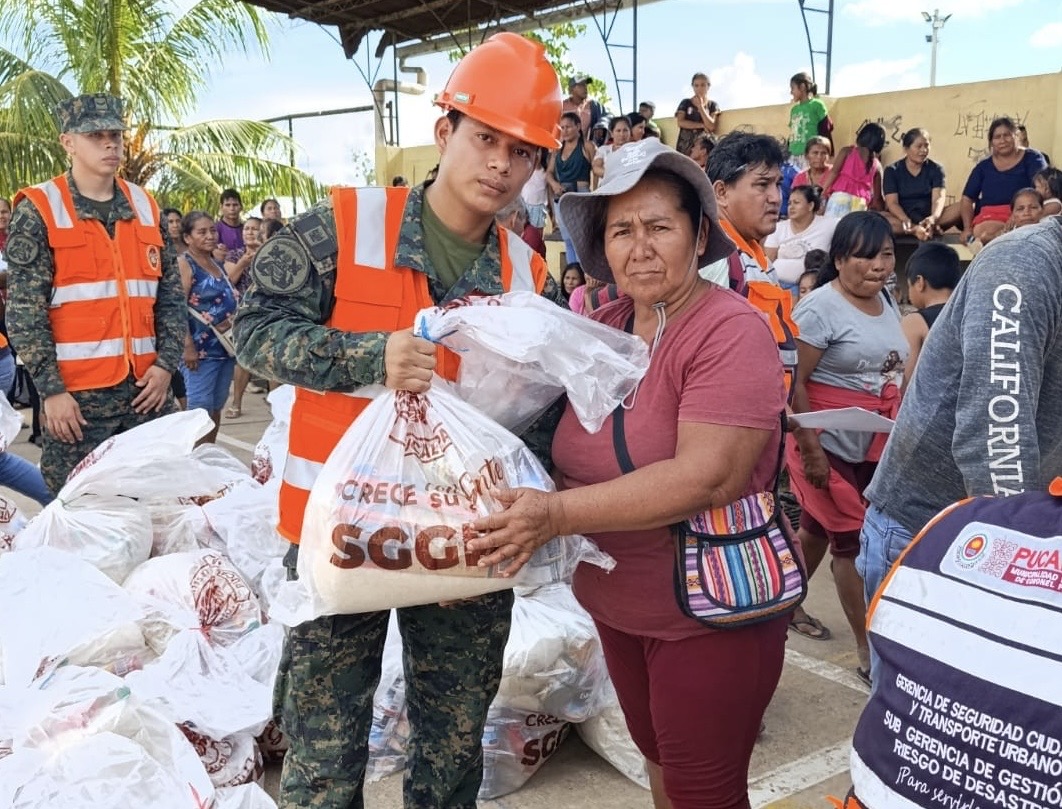 Fuerzas Armadas intensifican apoyo humanitario tras inundaciones en Ucayali