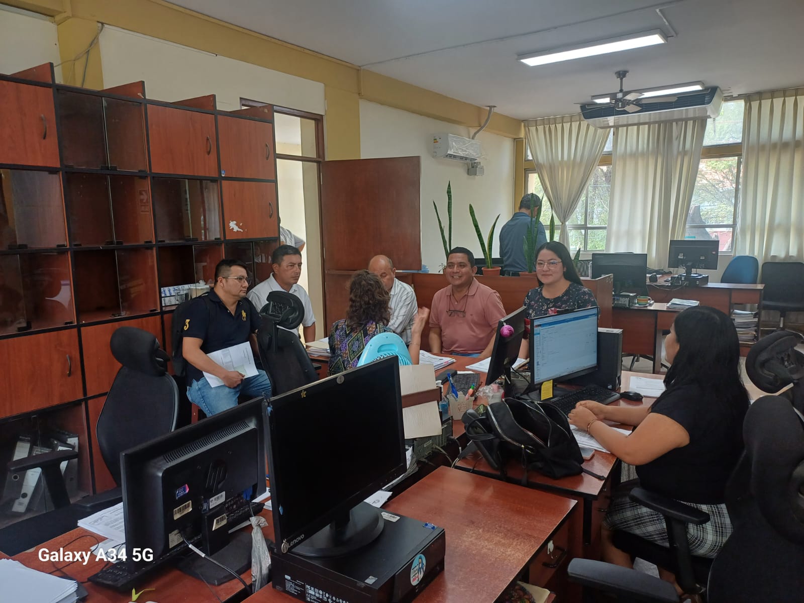 📢🎥DIRECTOR DE UGEL AYABACA, COORDINA NECESIDADES PRESUPUESTALES ANTE EL GOBIERNO REGIONAL Y DREP.
📢El director de UGEL Ayabaca, Mag. Luis Alberto Esteves Márquez, con el director de UPDI, Profesor Edwin Vasquez Delgado, equipo técnico: C.P.C. Esther Carolina Sanchez Abad, Tec. Administración Jonsler Yván Juárez Vílchez , se construyeron a la Dirección Regional de Educación y Gobierno Regional de Piura con el propósito de gestionar demandas y requerimientos presupuestales de las instituciones educativas de nuestro ámbito educativo.
En la gestión se logró el compromiso del Gobierno Regional de transferir recursos presupuestales para cubrir la bolsa de horas para las instituciones educativas del distrito de Suyo.
Asimismo se logró la aprobación y autorización de la convocatoria CAS Intervenciones pedagógicas.
En la cita, estuvo presente el Director de la IE Cachaquito Suyo, profesor Alfredo Ramírez, como representante de los directores del distrito fronterizo de Suyo.
¡UNIDOS EN EDUCACIÓN, SEGUIMOS AVANZANDO!