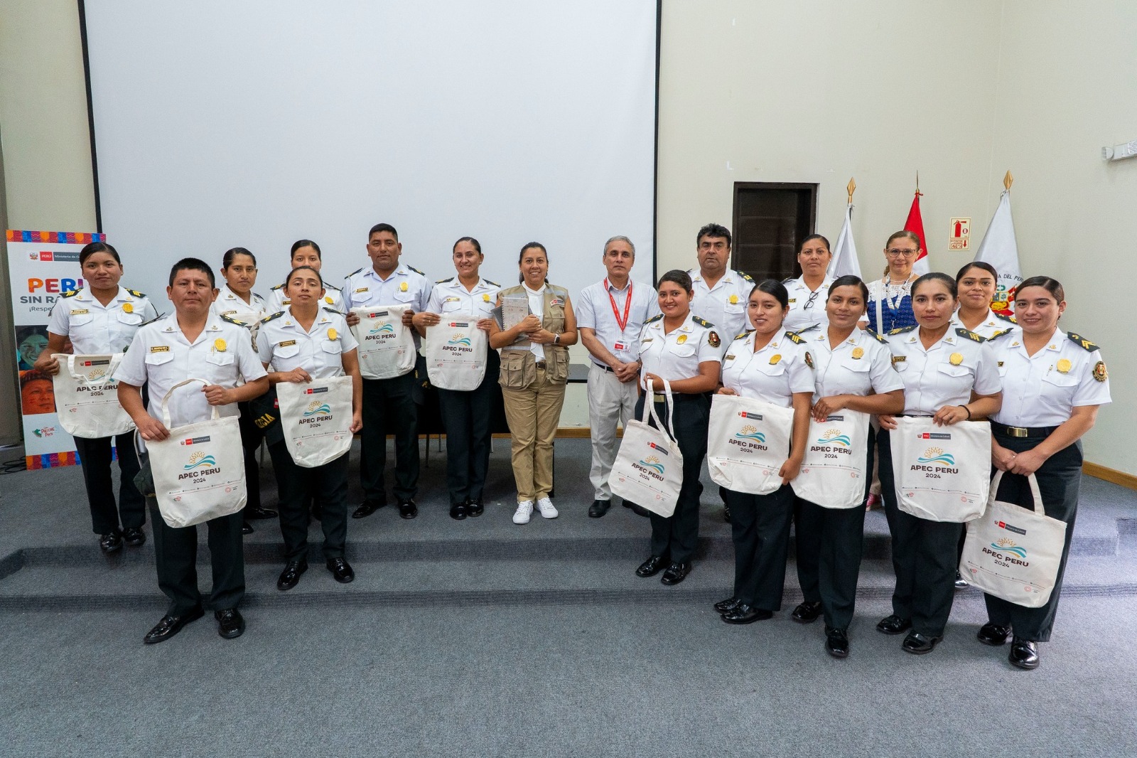 Capacita a efectivos de la Policía de Turismo