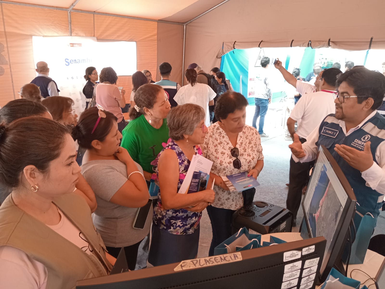 CENEPRED participa en la feria del Hospital Honorio Delgado - Hideyo Noguchi para promover la GRD