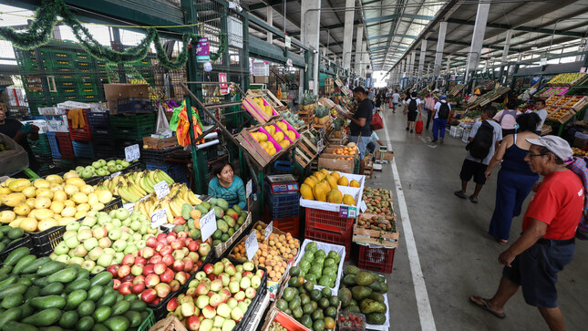 Hoy en los mercados mayoristas hay ofertas en papa, camote, yuca, tuna, piña, plátano y otros